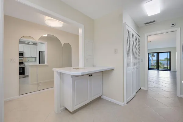 $575,000 | 200 Intracoastal Place, Unit 206, Tequesta, FL 33469