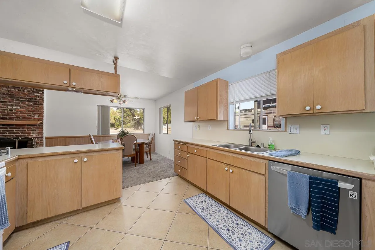 8862 Los Coches Road Lakeside, CA 92040 - Photo 5 of 32 Gallery Image 5