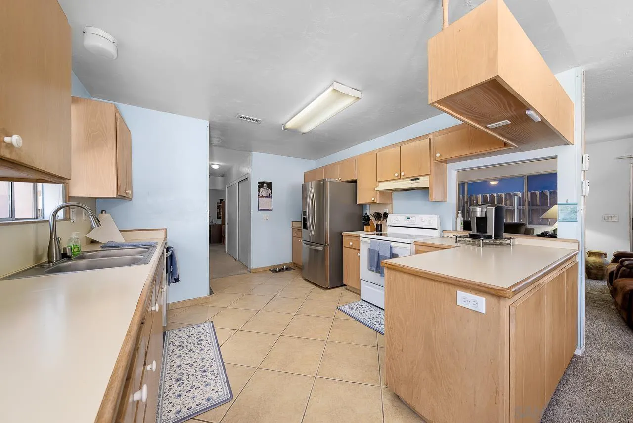 8862 Los Coches Road Lakeside, CA 92040 - Photo 6 of 32 Gallery Image 6
