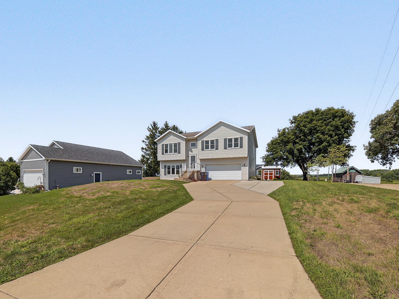 6738 Henry Road Belleville, WI 53508 - Photo 2 of 59 Gallery Image 2