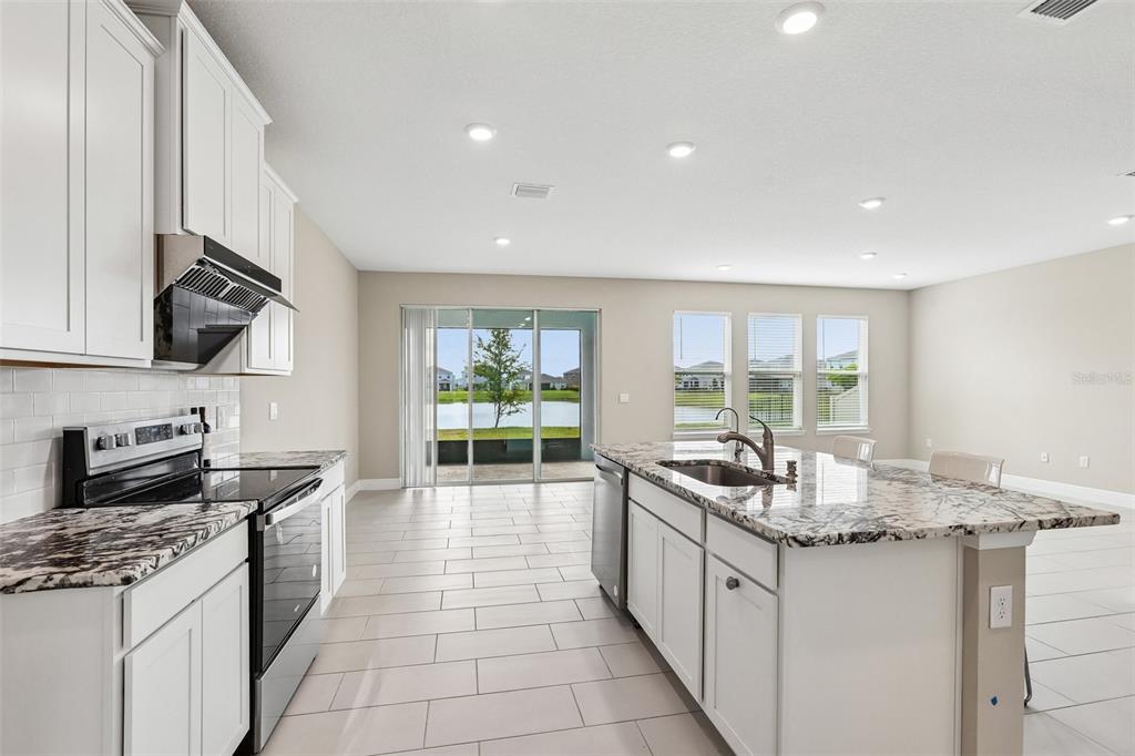327 Mangrove Manor Drive Apollo Beach, FL 33572 - Photo 6 of 30