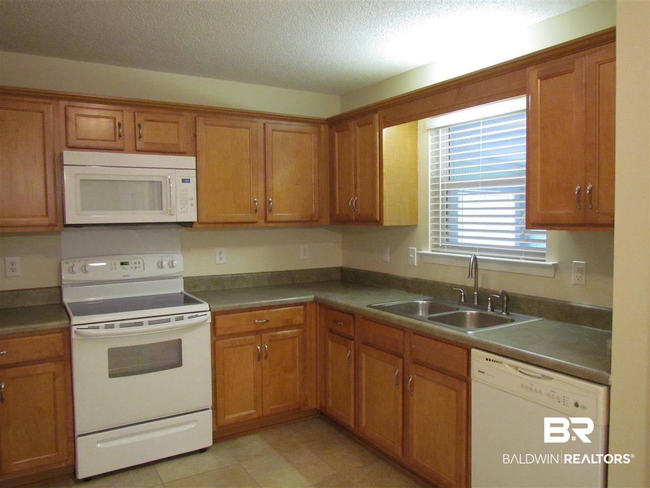 1596 Abbey Loop Foley, AL 36535 - Photo 8 of 31