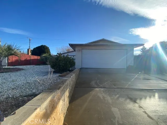 $1,850 | 16407 La Paz Drive, Victorville, CA 92395
