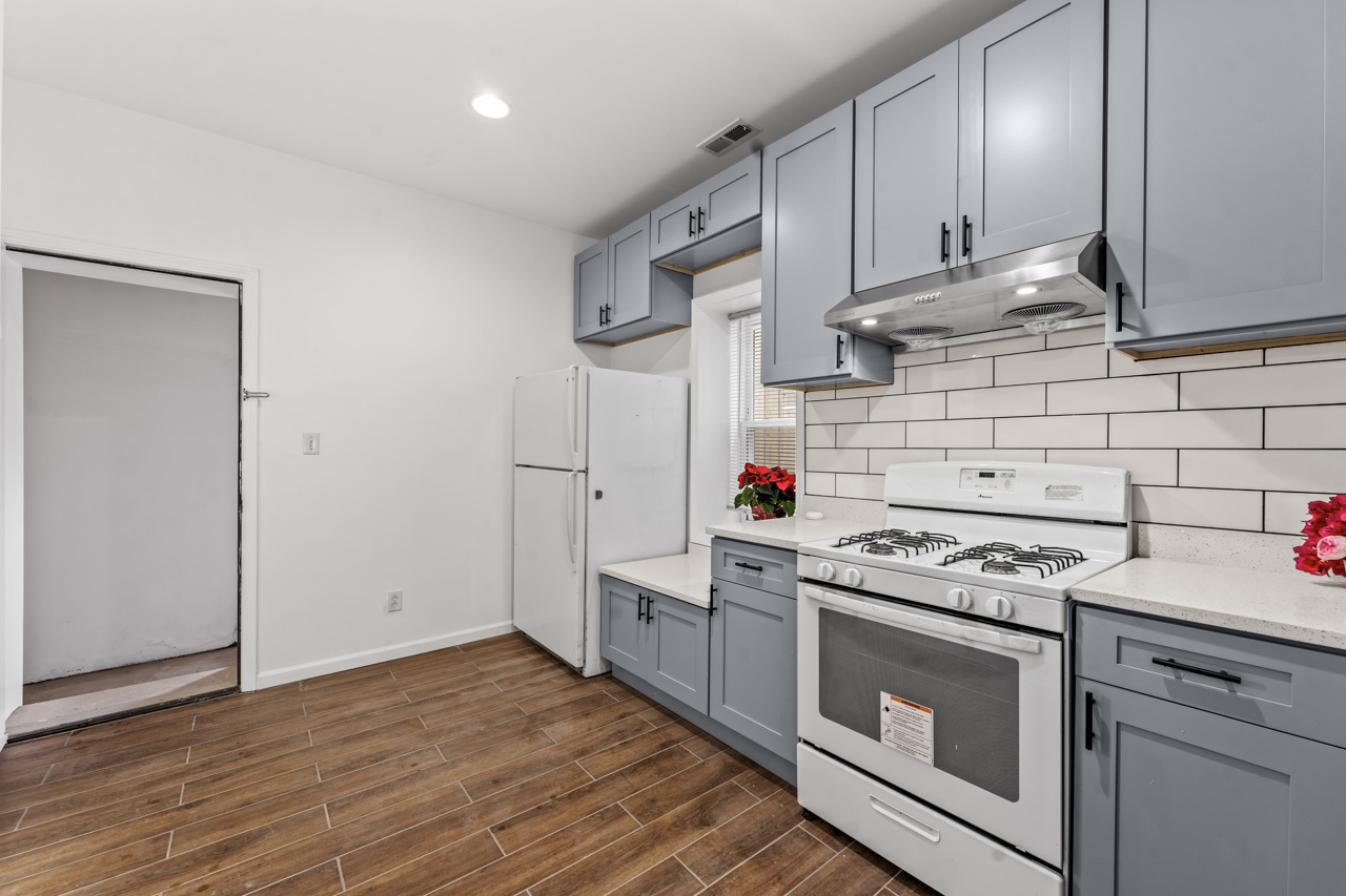 2713 South Crowell Street Chicago, IL 60608 - Photo 6 of 47