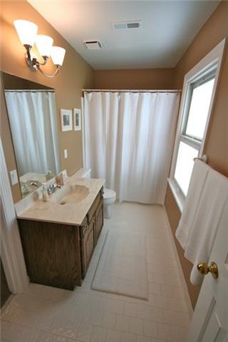 3123 Braintree Road Franklin, TN 37069 - Photo 14 of 20 SHARED BATHROOM BETWEEN 3RD AND 4TH BEDROOMS