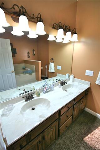3123 Braintree Road Franklin, TN 37069 - Photo 8 of 20 MASTER BATHROOM WITH DOUBLE VANITY, JETTED TUB, SEPARATE SHOWER AND TILE FLOORING.