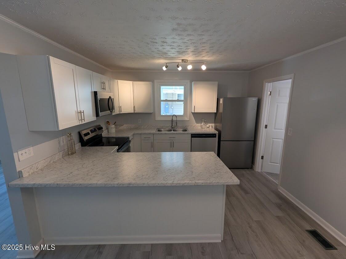208 Sunset Road Jacksonville, NC 28546 - Photo 10 of 23 Kitchen