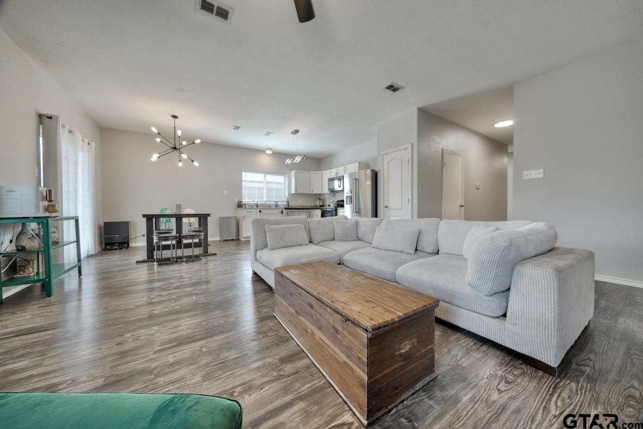 306 Ruffin Road Mabank, TX 75147 - Photo 4 of 43