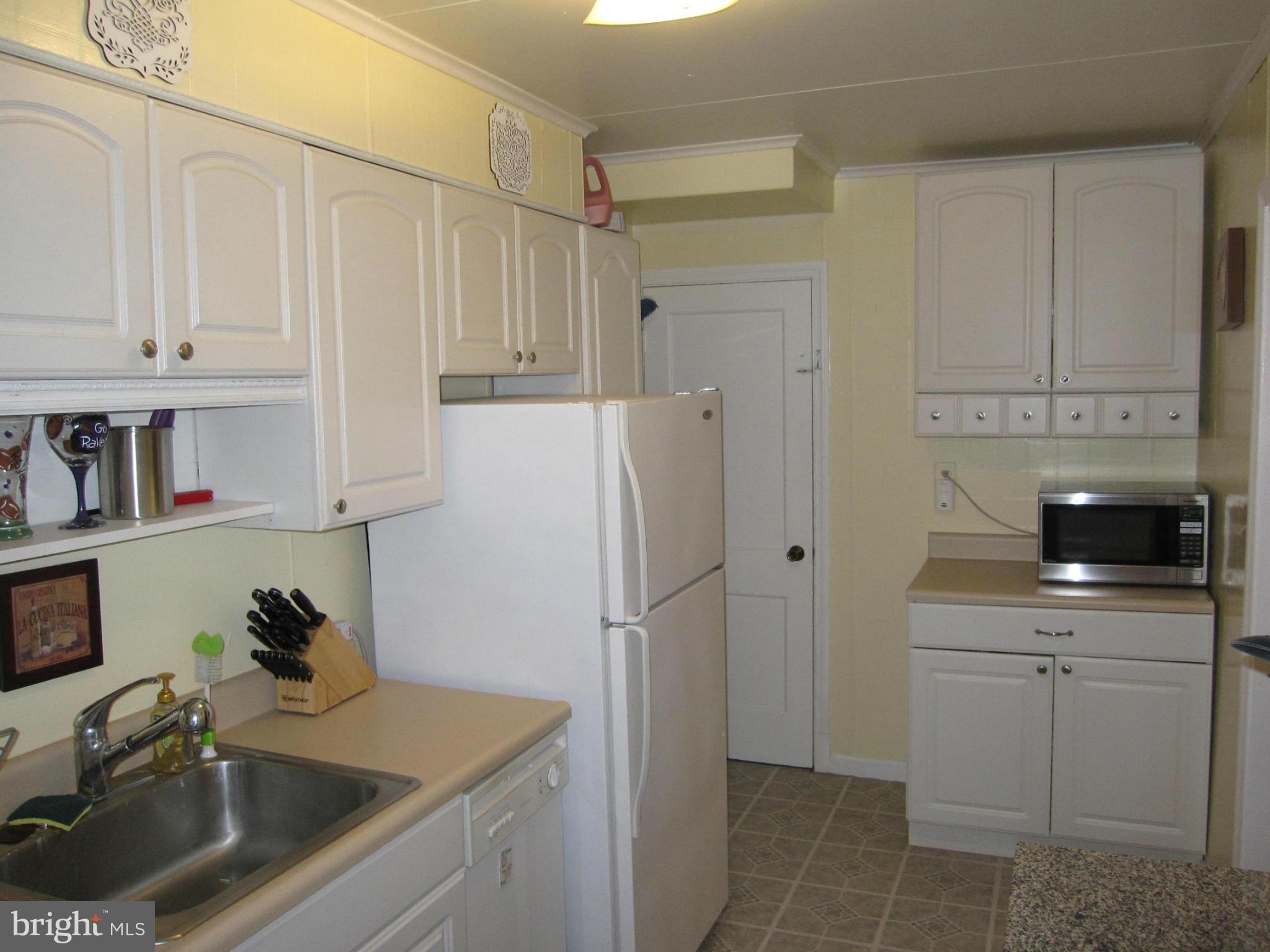 1678 Thetford Road Towson, MD 21286 - Photo 10 of 15 Kitchen