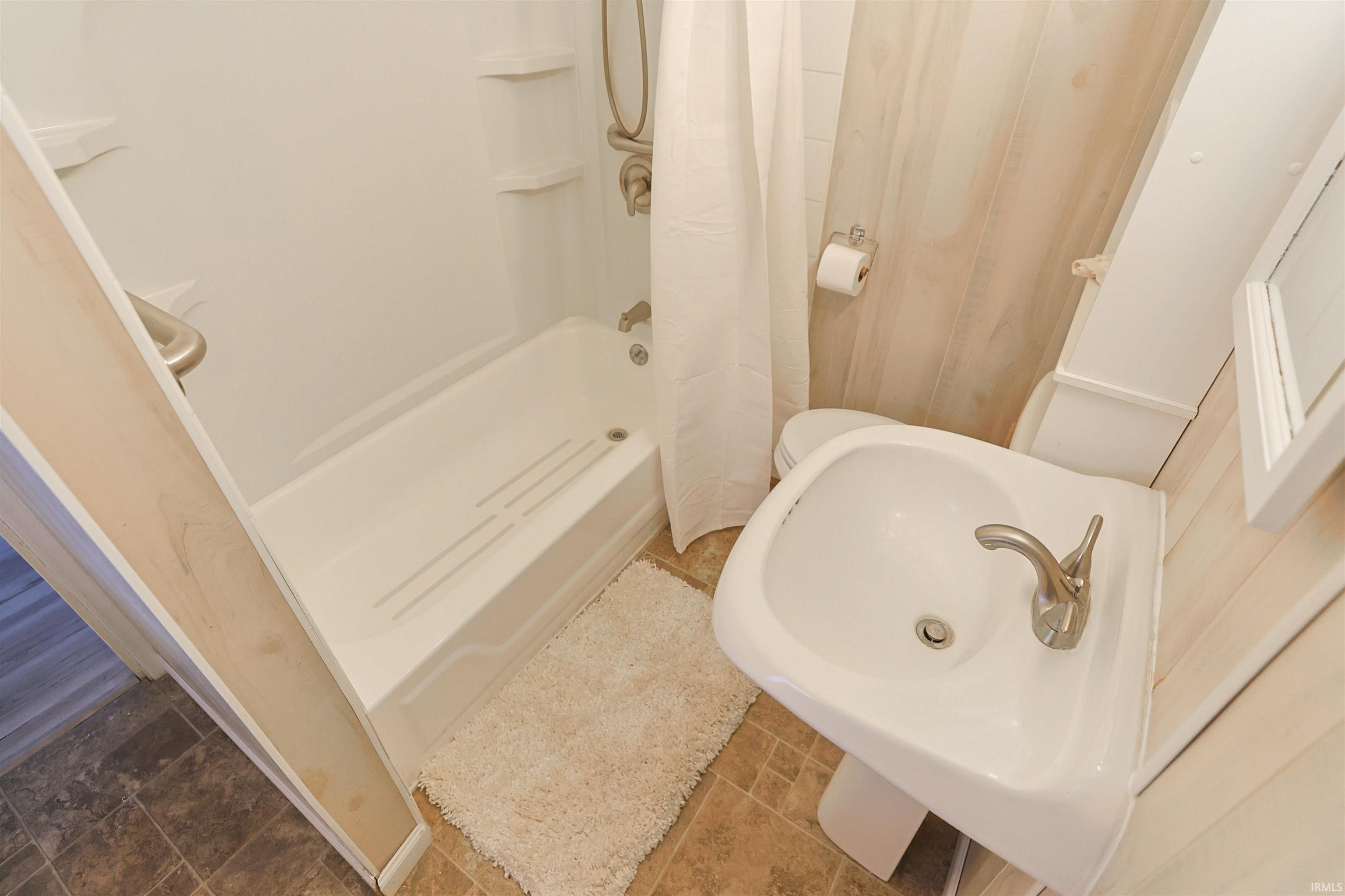 140 Oakside Road Mishawaka, IN 46544 - Photo 15 of 30 Gallery Image 15