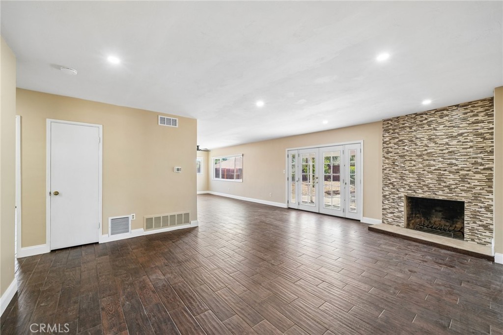 3595 Watkins Drive Riverside, CA 92507 - Photo 8 of 48