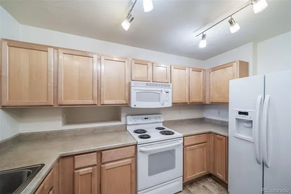 $2,500 | 1540 South Florence Way, Unit 513, Aurora, CO 80247