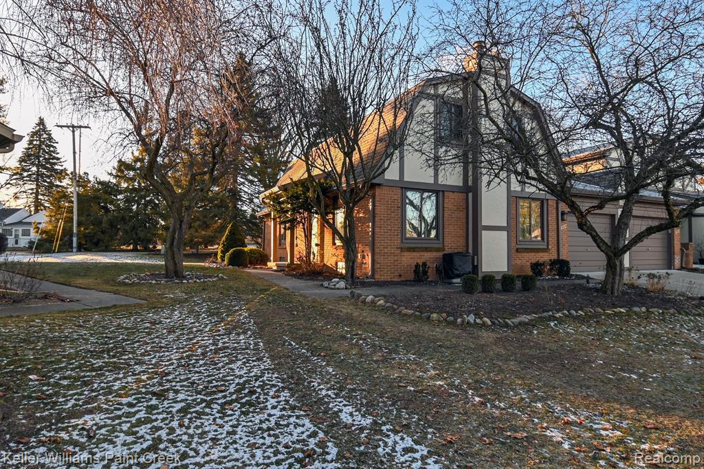 1985 Pondview Court Rochester Hills, MI 48309 - Photo 2 of 33