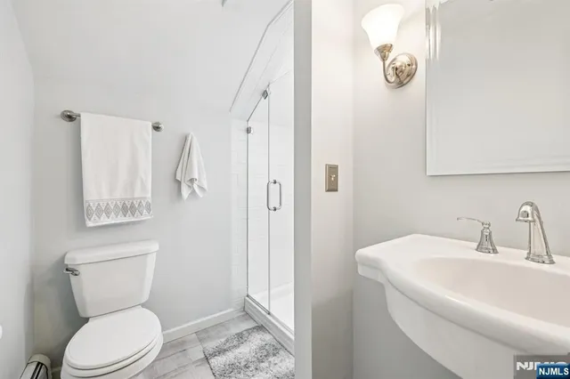 $799,900 | 418 Pines Lake Drive East, Wayne, NJ 07470