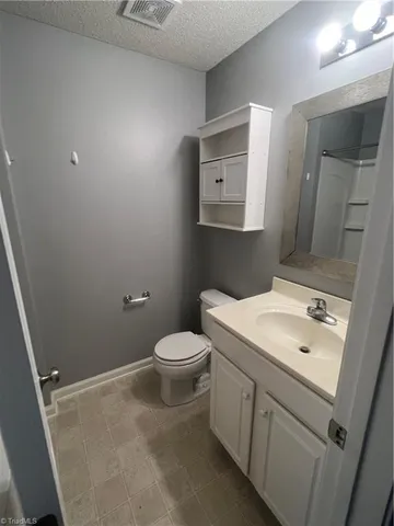 $1,250 | 4701 Pennoak Lane, Greensboro, NC 27407