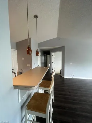 $1,250 | 4701 Pennoak Lane, Greensboro, NC 27407