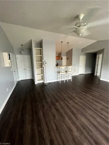 $1,250 | 4701 Pennoak Lane, Greensboro, NC 27407