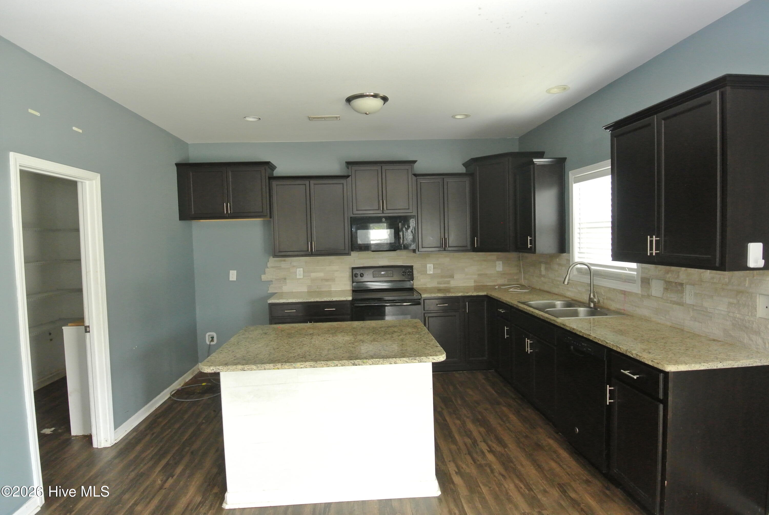 315 Station House Road New Bern, NC 28562 - Photo 11 of 28 Kitchen