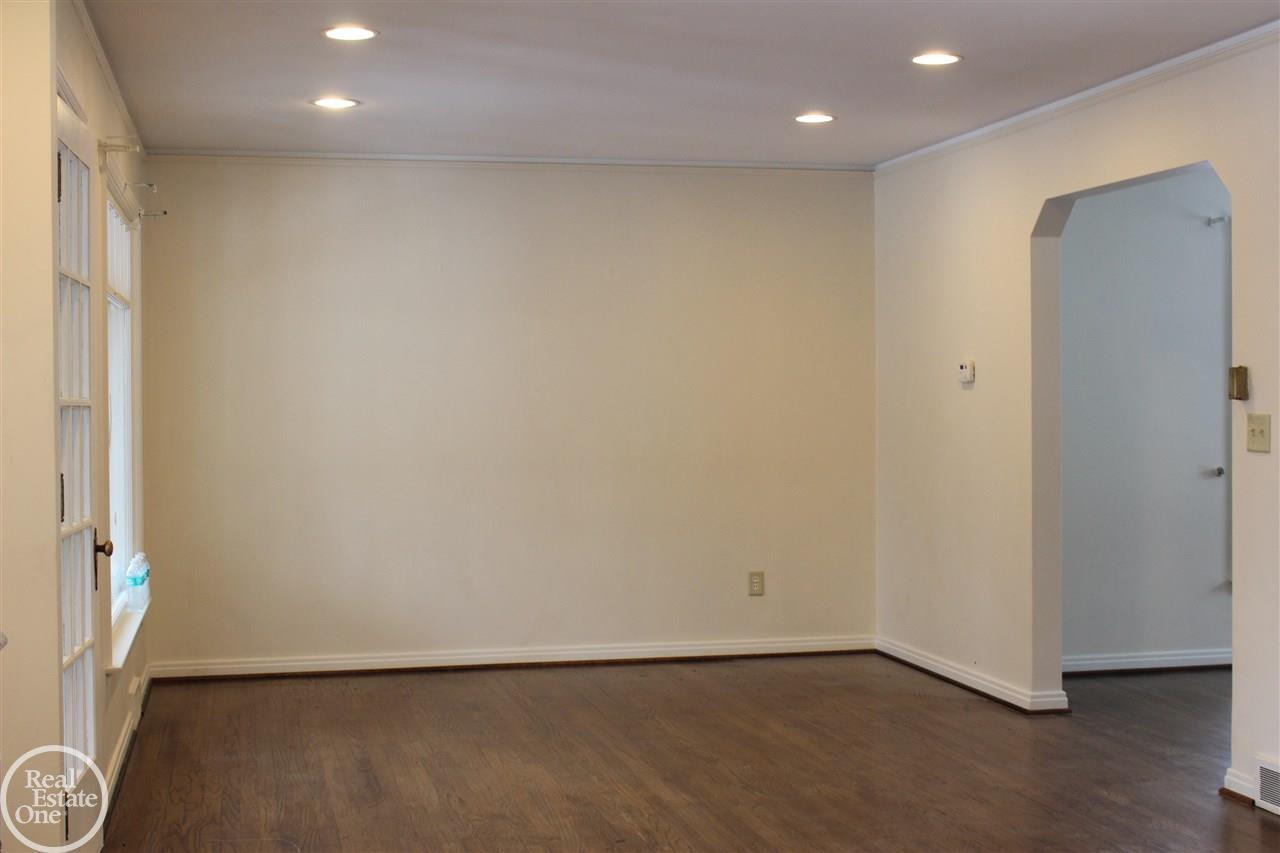538 Barrington Road Grosse Pointe Park, MI 48230 - Photo 8 of 18