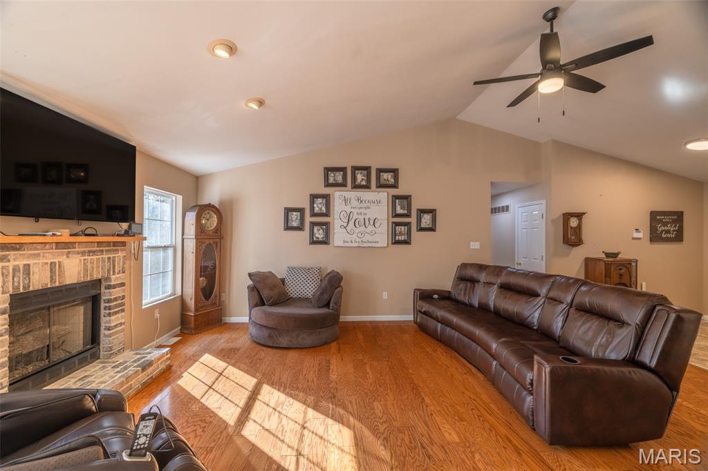 2273 Holtgrewe Road Washington, MO 63090 - Photo 4 of 54