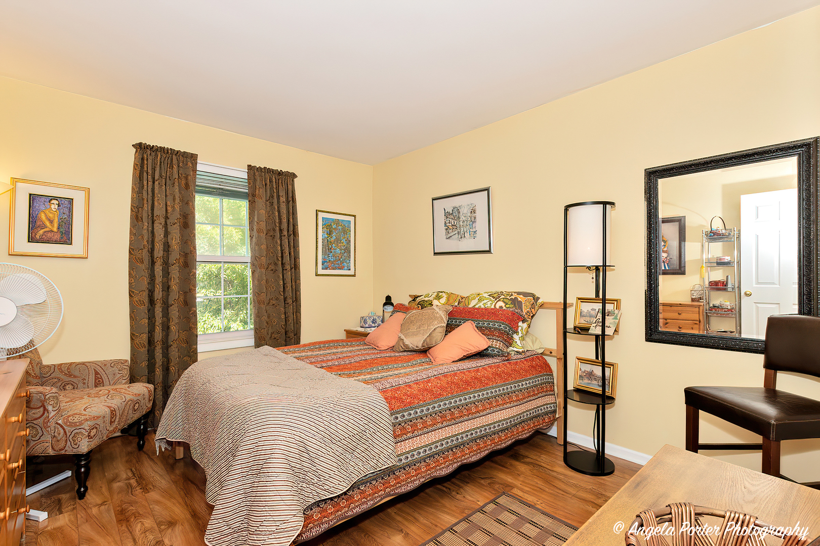 122 Bright Oaks Circle Cary, IL 60013 - Photo 18 of 28 a bedroom with a bed and wooden floor