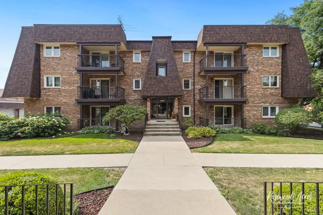 $159,900 | 18137 Martin Avenue, Unit 1NE, Homewood, IL 60430