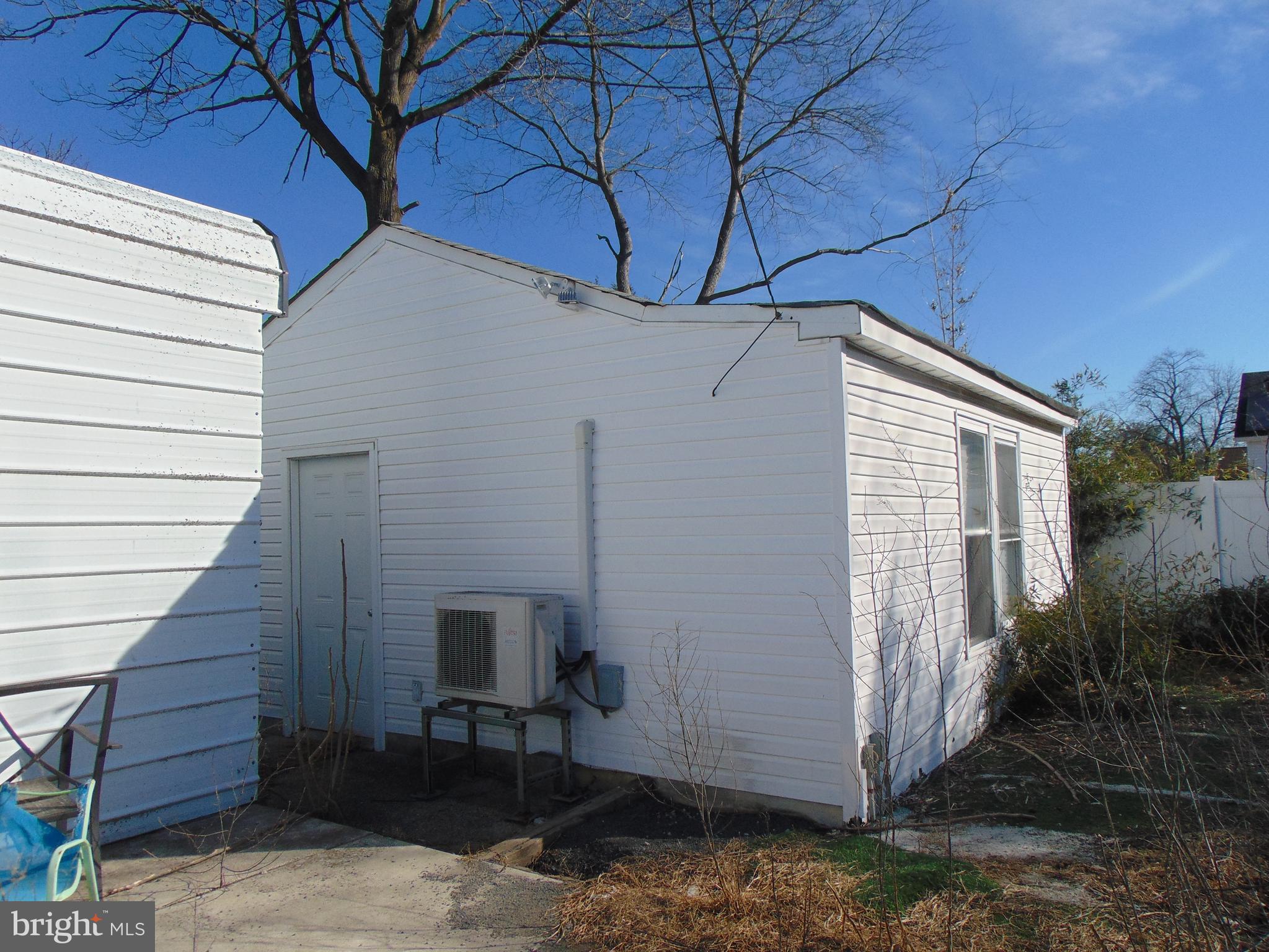 28 Franklin Avenue Clementon, NJ 08021 - Photo 12 of 26 a backyard of a house