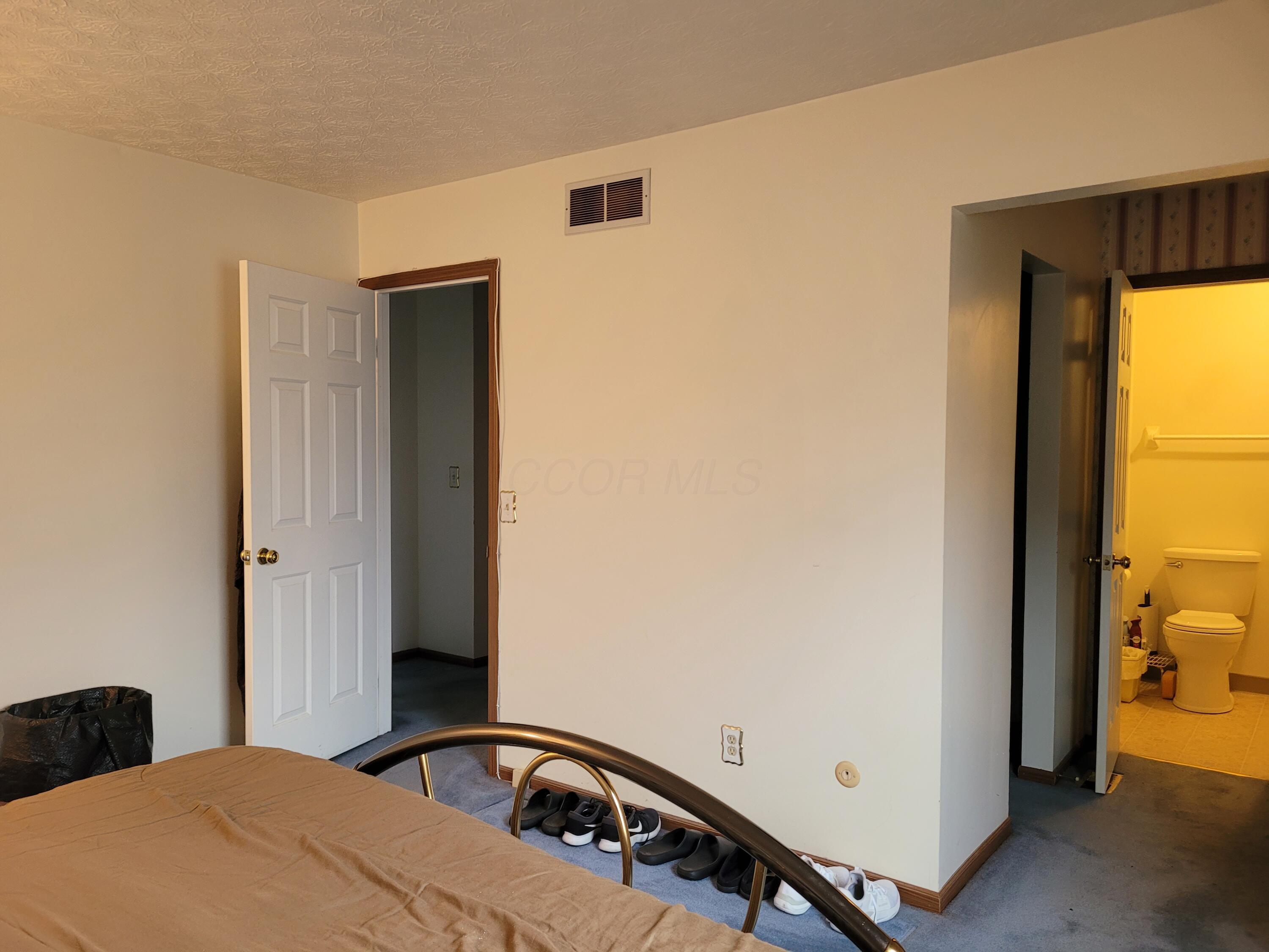 2475 Koebel Road Columbus, OH 43207 - Photo 10 of 18 bedroom