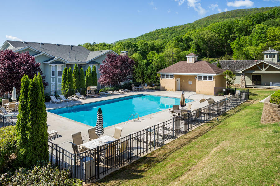 810 Renaissance Court Chattanooga, TN 37419 - Photo 30 of 40 Renaissance Pool