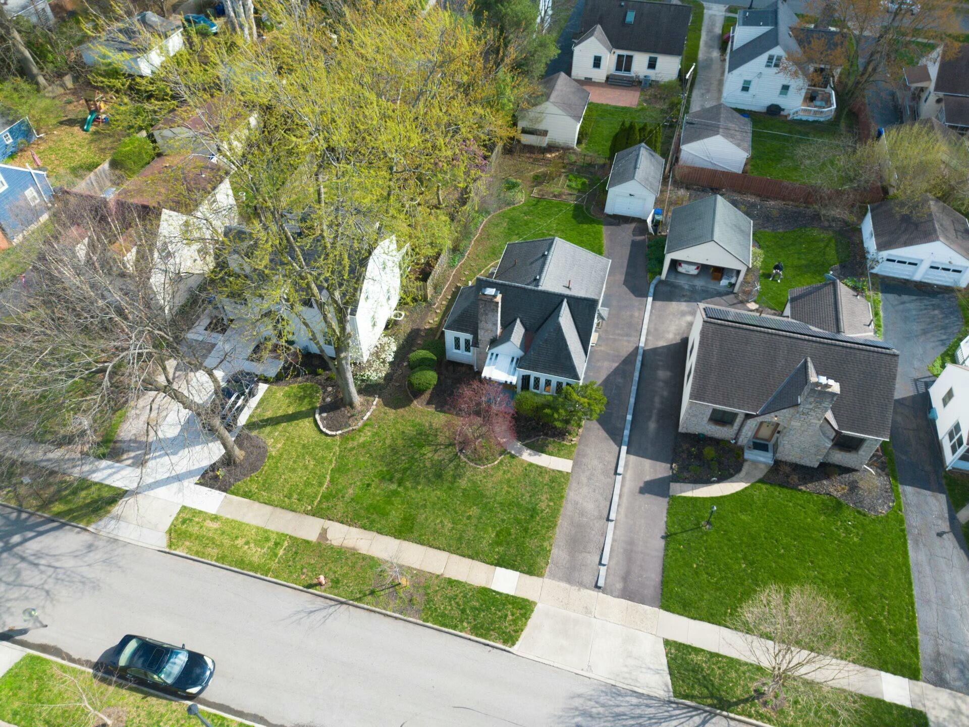 411 Richards Road Columbus, OH 43214 - Photo 32 of 36 Aerial