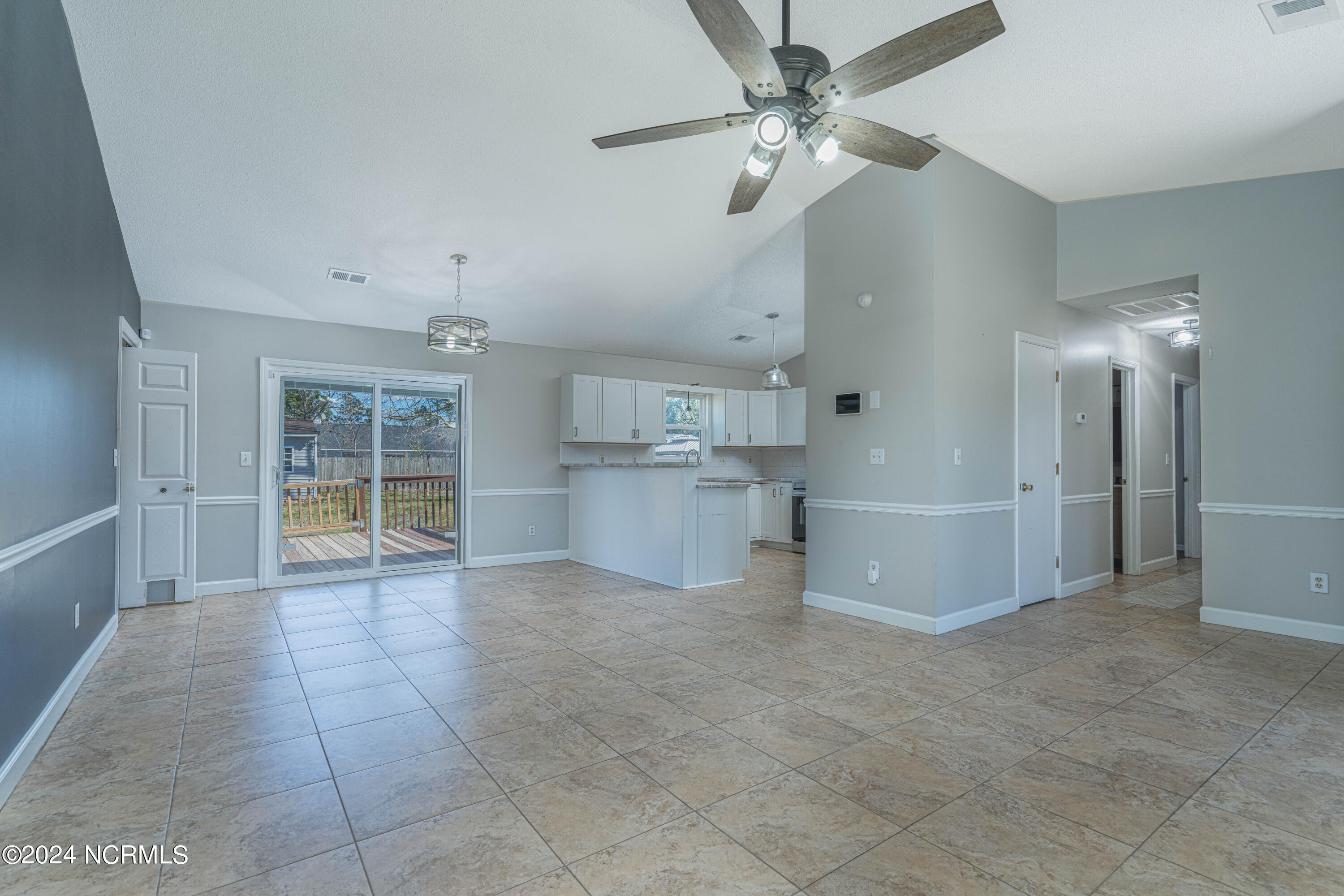 485 Sand Ridge Road Hubert, NC 28539 - Photo 3 of 33 485 Sandridge (12 of 41)