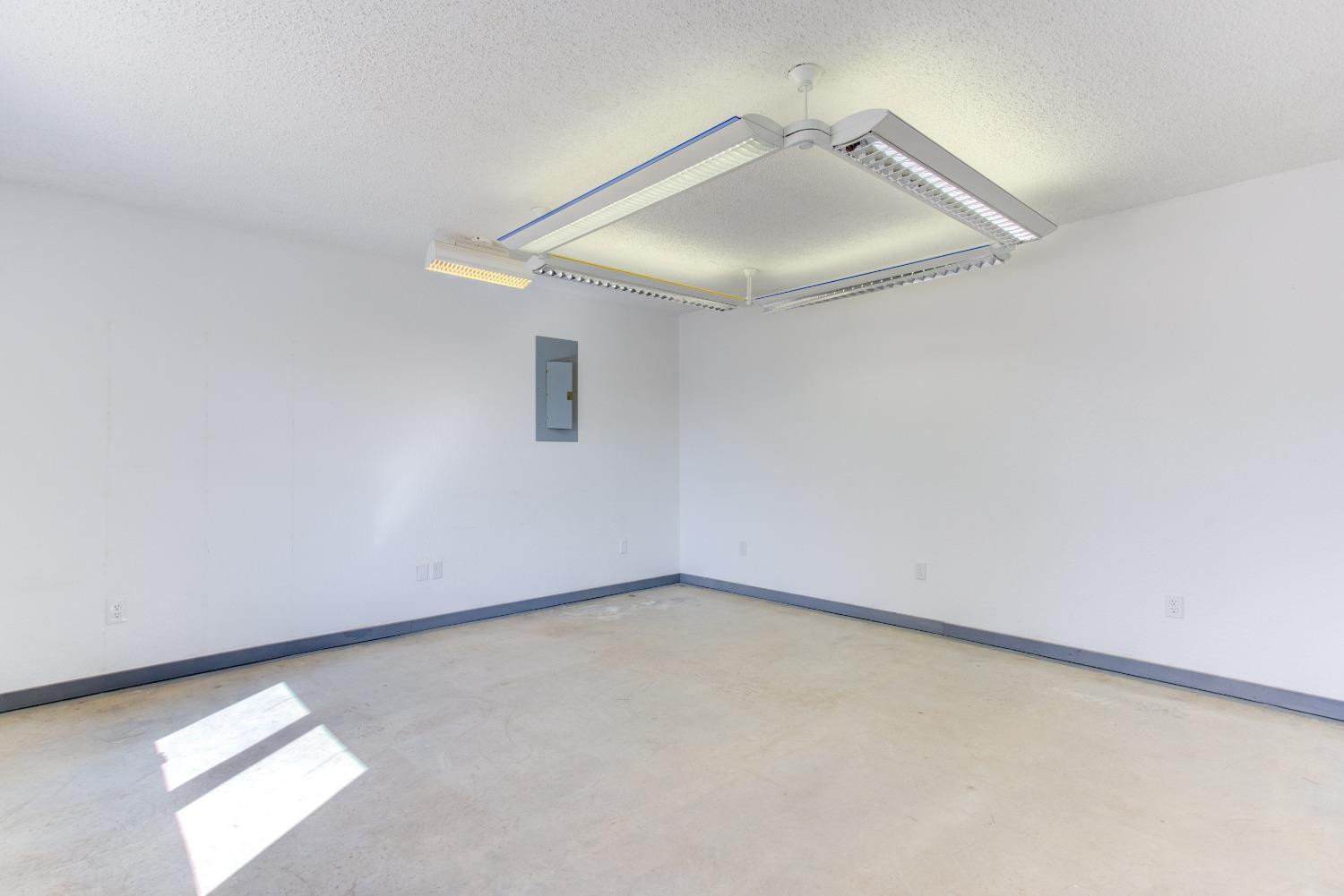 3410 40th Street Lubbock, TX 79413 - Photo 26 of 33