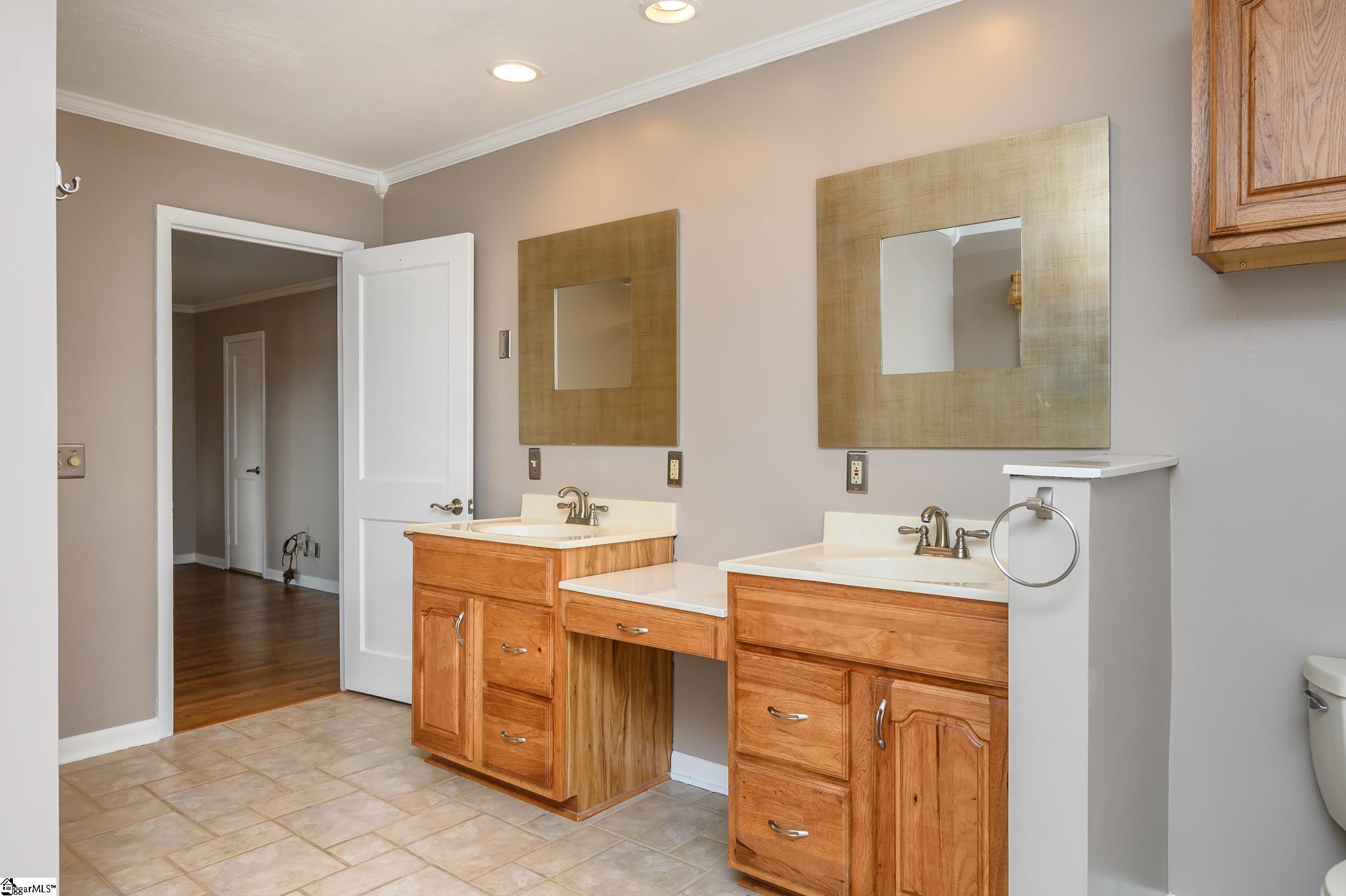 4 Heritage Point Seneca, SC 29672 - Photo 23 of 36