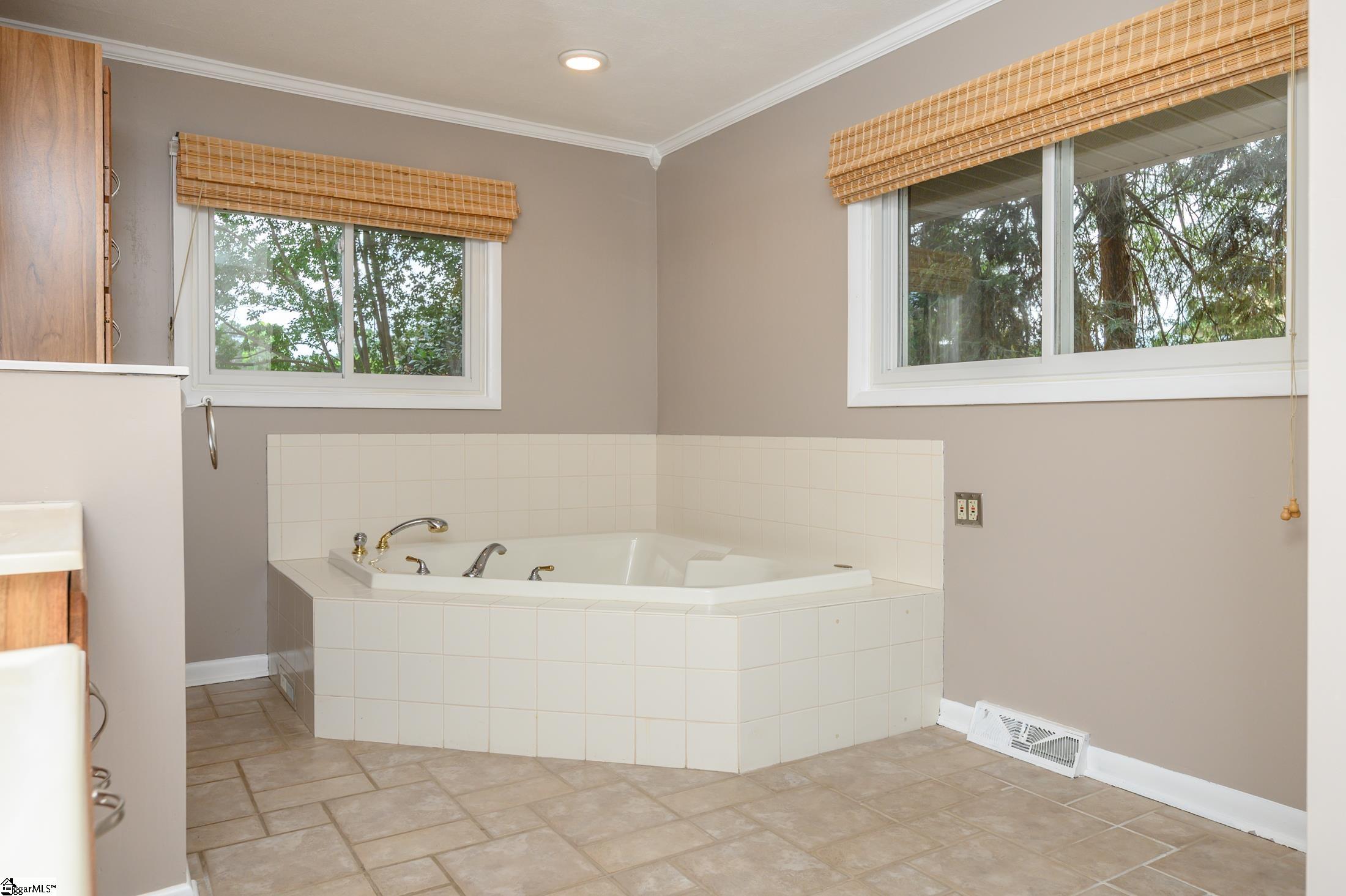 4 Heritage Point Seneca, SC 29672 - Photo 24 of 36