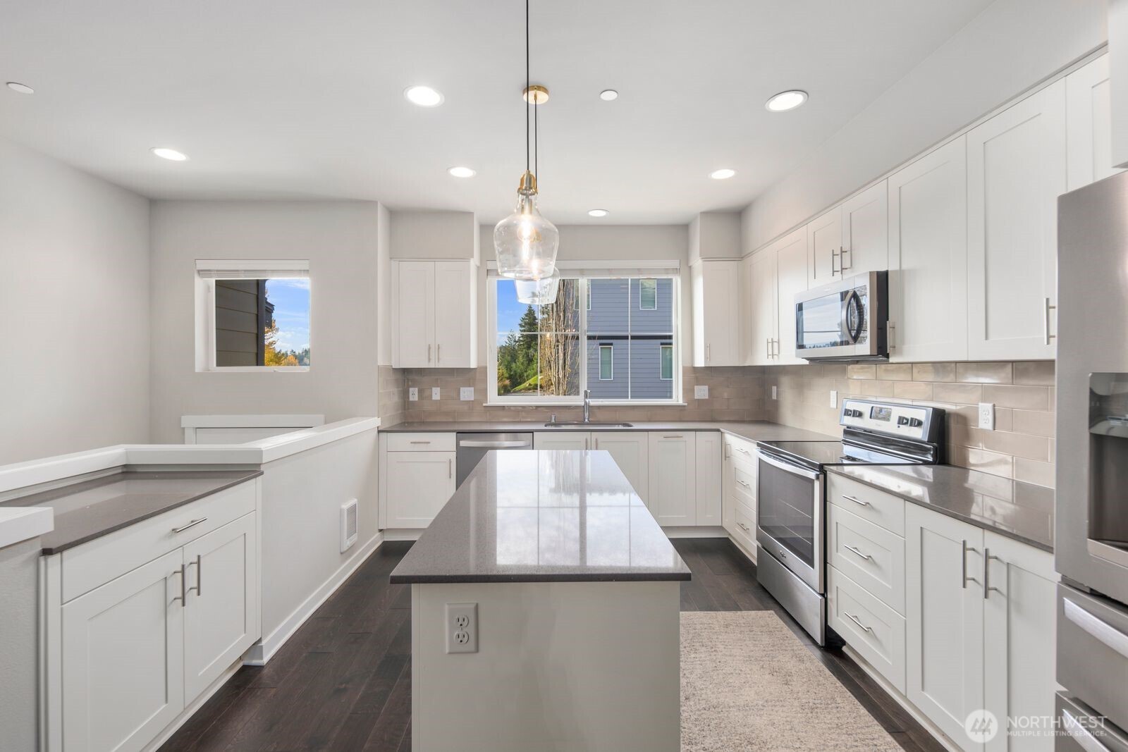 1325 Seattle Hill Road, Unit A2 Bothell, WA 98012 - Photo 4 of 34