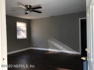 5122 Birkenhead Road Jacksonville, FL 32210 - Photo 3 of 31 a view of room with window