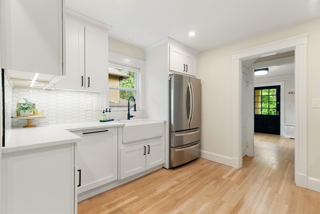 27 Fellsmere Road Malden, MA 02148 - Photo 18 of 39