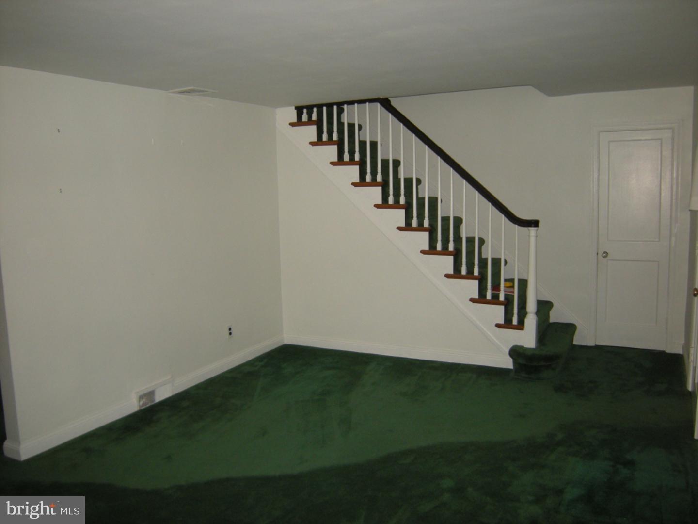 350 Wyndmoor Road Springfield, PA 19064 - Photo 6 of 21 Living Room