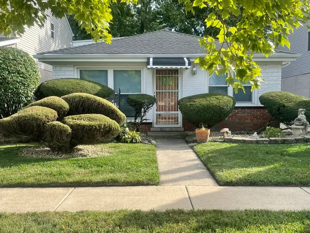 $2,100 | 3011 140th Place, Blue Island, IL 60406