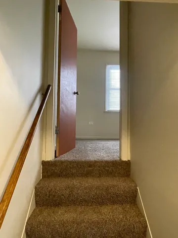 $2,100 | 3011 140th Place, Blue Island, IL 60406