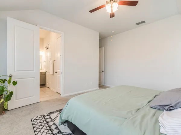 $334,900 | 372 Spinnaker Loop, Kyle, TX 78640