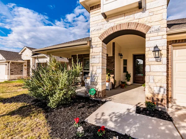 $334,900 | 372 Spinnaker Loop, Kyle, TX 78640