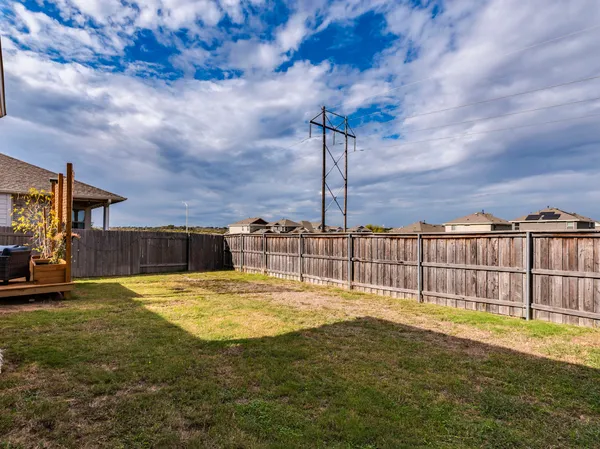 $334,900 | 372 Spinnaker Loop, Kyle, TX 78640