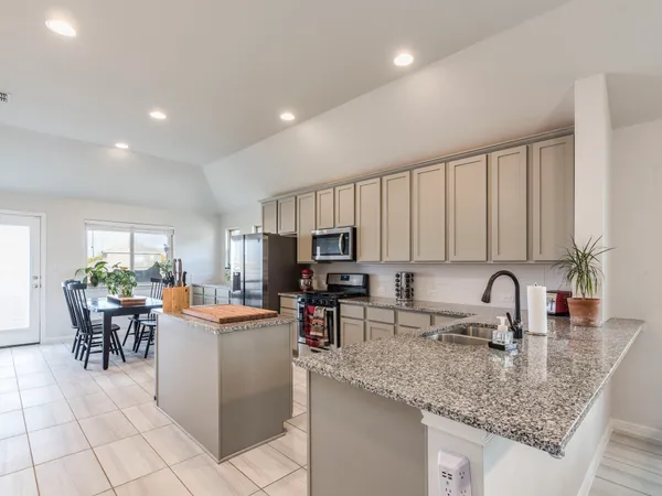 $334,900 | 372 Spinnaker Loop, Kyle, TX 78640