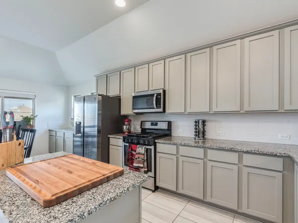 $334,900 | 372 Spinnaker Loop, Kyle, TX 78640