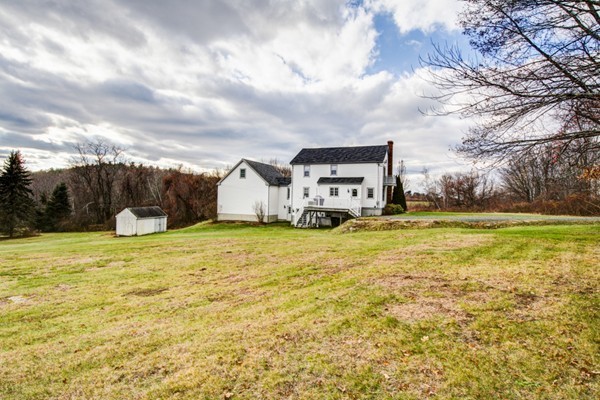 204 Ragged Hill Road West Brookfield, MA 01585 - Photo 4 of 29