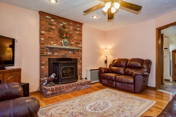 204 Ragged Hill Road West Brookfield, MA 01585 - Photo 9 of 29