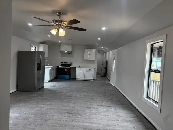 $1,500 | 627 County Road, Cleveland, TX 77327