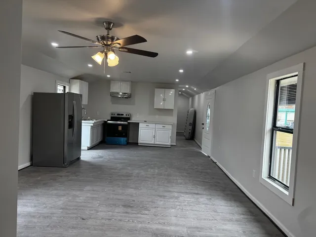 $1,500 | 627 County Road, Cleveland, TX 77327