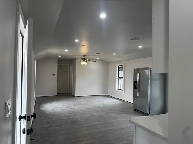 $1,500 | 627 County Road, Cleveland, TX 77327